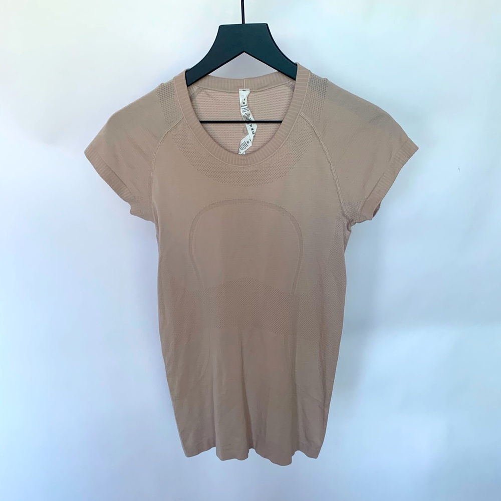 NWOT Lululemon Women’s Run Swiftly Tee